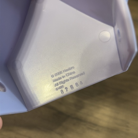 PRE OWNED HASBRO Littlest Pet Shop - Purple Camping Tent & Snow Bunny Rabbit - Picture 13 of 15